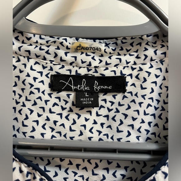 Antilia Femme - Navy and white blouse size large - Picture 3 of 4